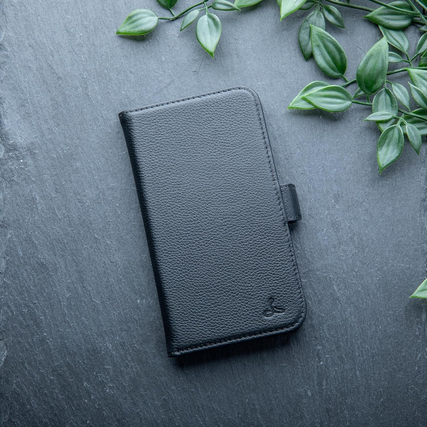 Genuine Leather Wallet Case for Iphone SE 2022/2020– Flip Cover with Card Slots & Stand (Dappled Black)